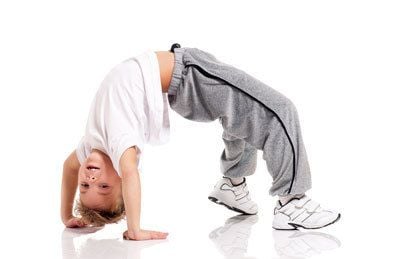 Acrobatics at home... 7 factors to consider and how to navigate this as a parent Acrobatics at home... 7 factors to consider and how to navigate this as a parent